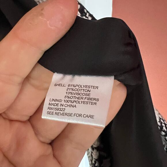 Evereve Black and Ivory Kennedy Blazer SZ XS - Picture 8 of 8